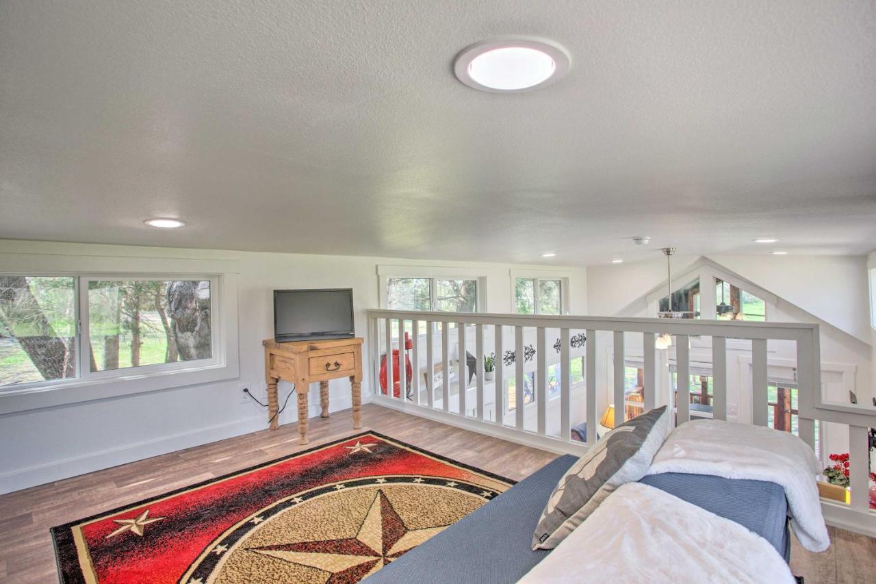 Cozy Mckinney Tiny Home With Porch And Fire Pit! Exterior photo