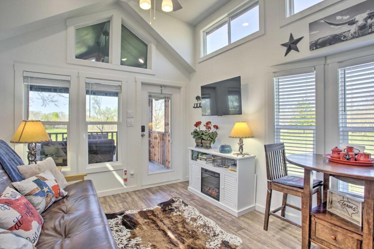 Cozy Mckinney Tiny Home With Porch And Fire Pit! Exterior photo