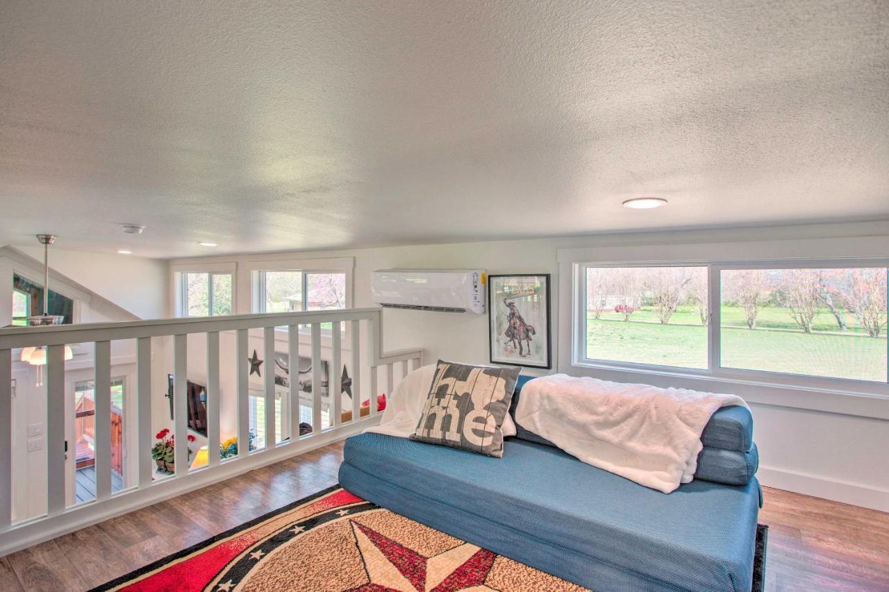Cozy Mckinney Tiny Home With Porch And Fire Pit! Exterior photo